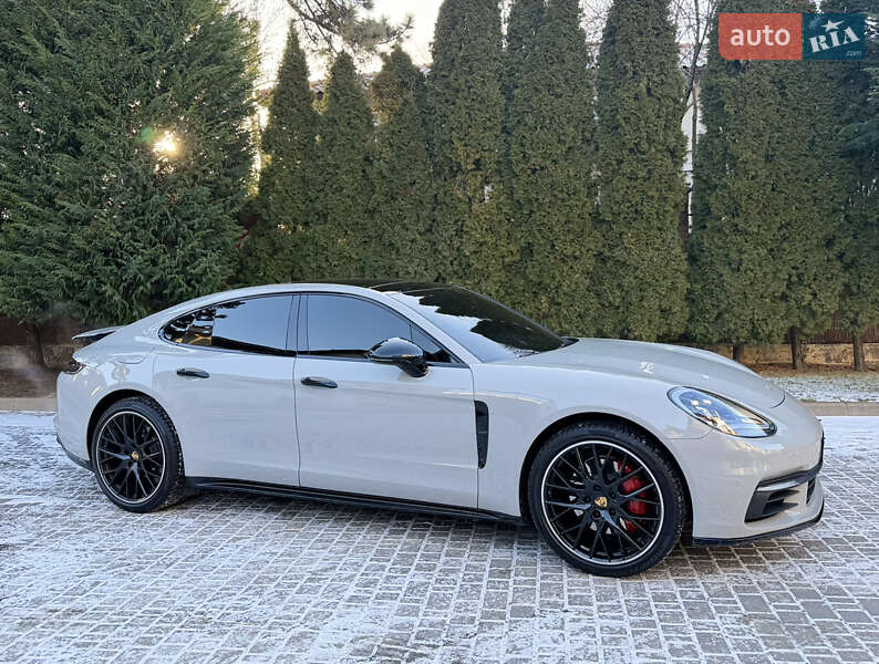 Фастбэк Porsche Panamera 2017 в Одессе