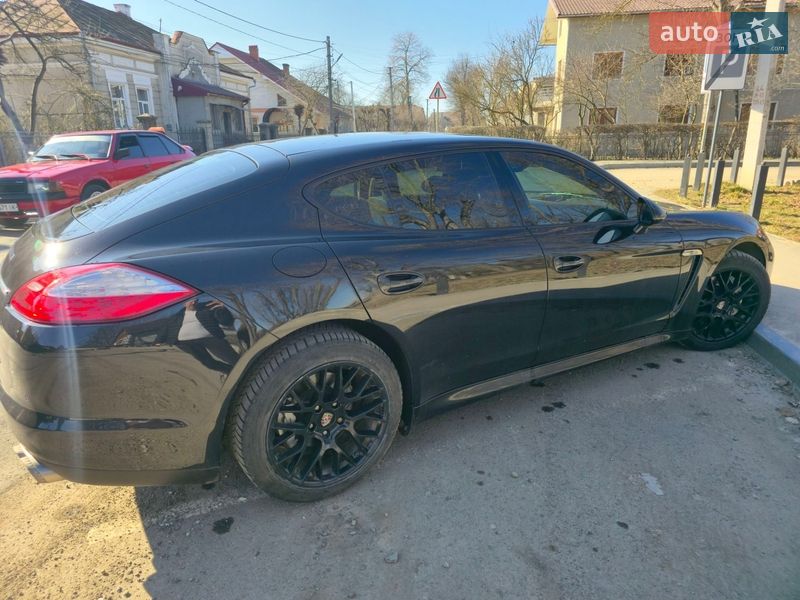 Фастбек Porsche Panamera 2010 в Коломиї
