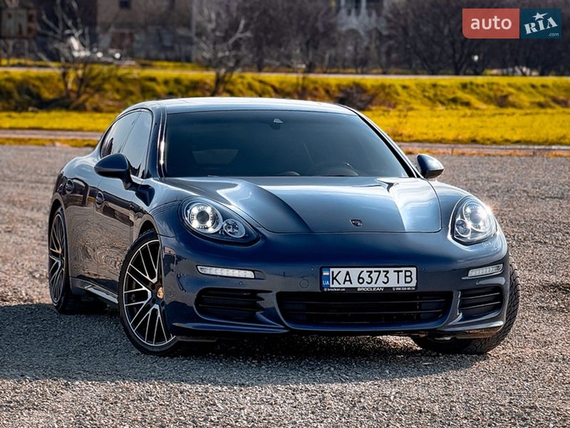 Фастбэк Porsche Panamera 2014 в Тернополе