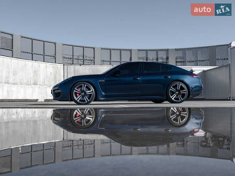 Фастбэк Porsche Panamera 2013 в Киеве Фастбэк Porsche Panamera 2013 в Киеве