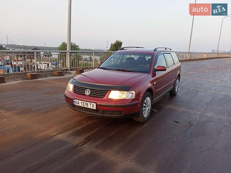 Универсал Volkswagen Passat 2000 в Киеве