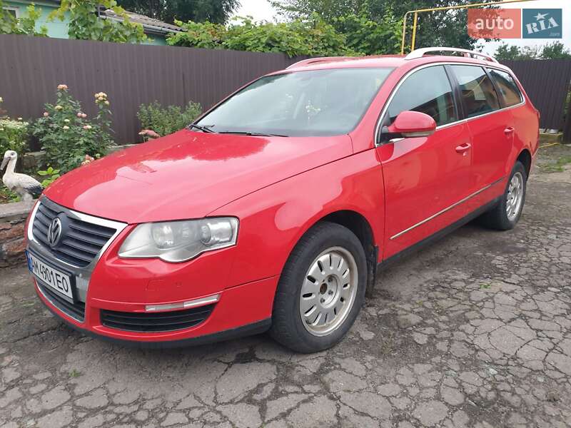Універсал Volkswagen Passat 2010 в Житомирі