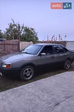 Седан Volkswagen Passat 1990 в Дергачах Седан Volkswagen Passat 1990 в Дергачах