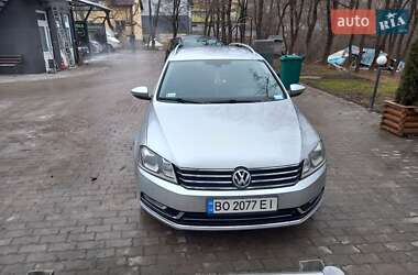 Універсал Volkswagen Passat 2012 в Хоросткові