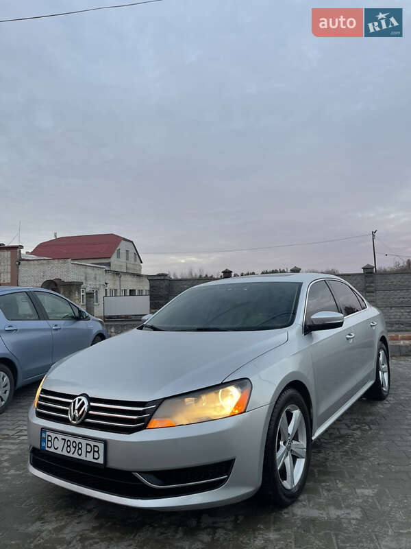 Седан Volkswagen Passat 2012 в Новояворовске