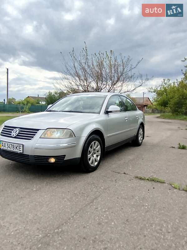 Седан Volkswagen Passat 2005 в Пирятине