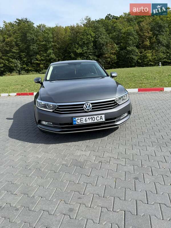 Седан Volkswagen Passat 2016 в Черновцах