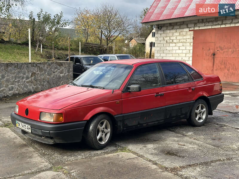 Седан Volkswagen Passat 1989 в Шепетовке