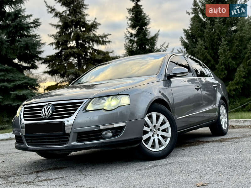 Седан Volkswagen Passat 2008 в Днепре