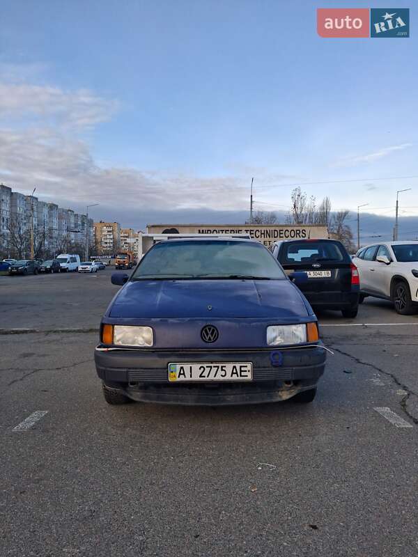 Седан Volkswagen Passat 1988 в Киеве