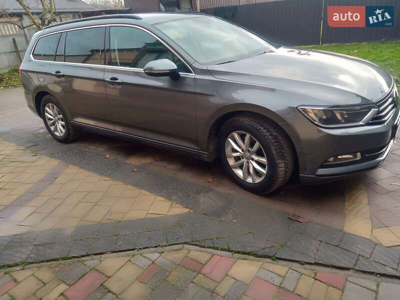 Універсал Volkswagen Passat 2017 в Львові