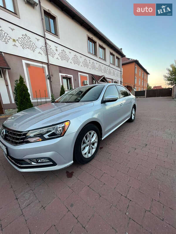 Седан Volkswagen Passat 2017 в Стрые