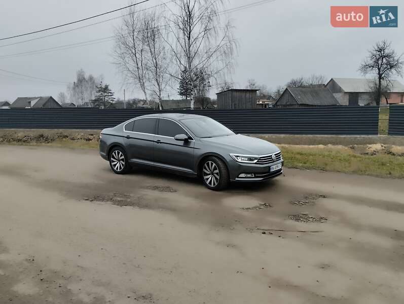 Седан Volkswagen Passat 2015 в Рокитном