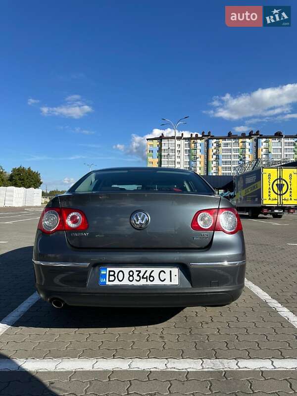 Седан Volkswagen Passat 2009 в Ивано-Франковске