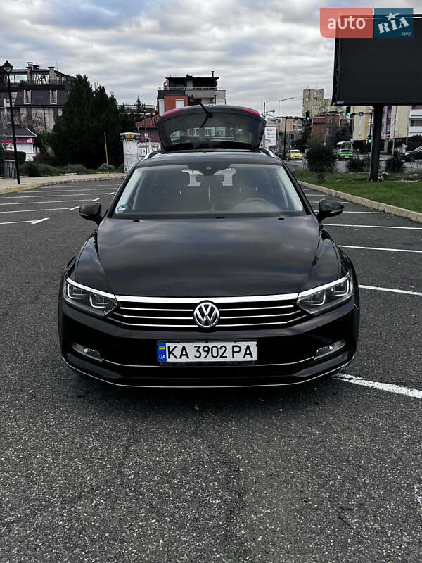 Универсал Volkswagen Passat 2019 в Киеве