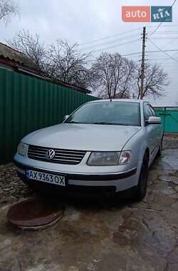 Седан Volkswagen Passat 2000 в Балаклее