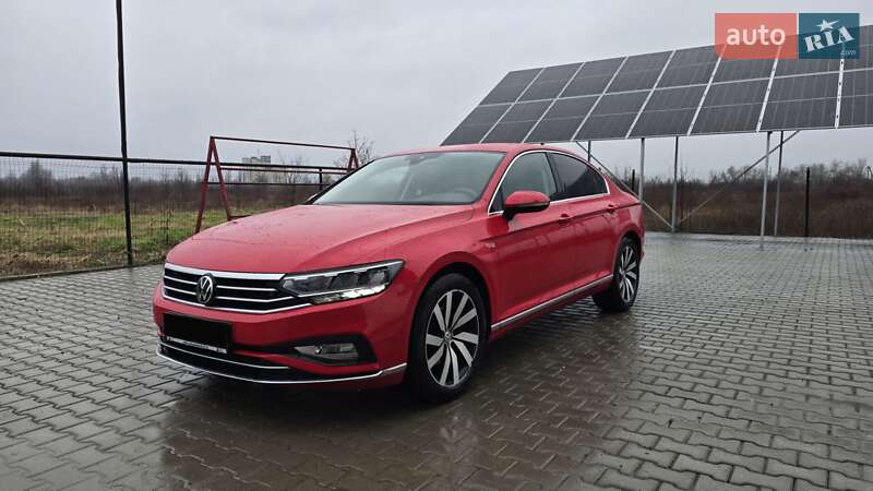 Седан Volkswagen Passat 2022 в Берегово