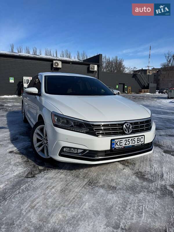 Седан Volkswagen Passat 2017 в Кривом Роге