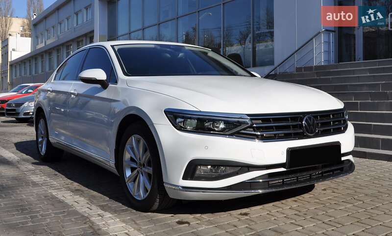 Седан Volkswagen Passat 2020 в Одессе