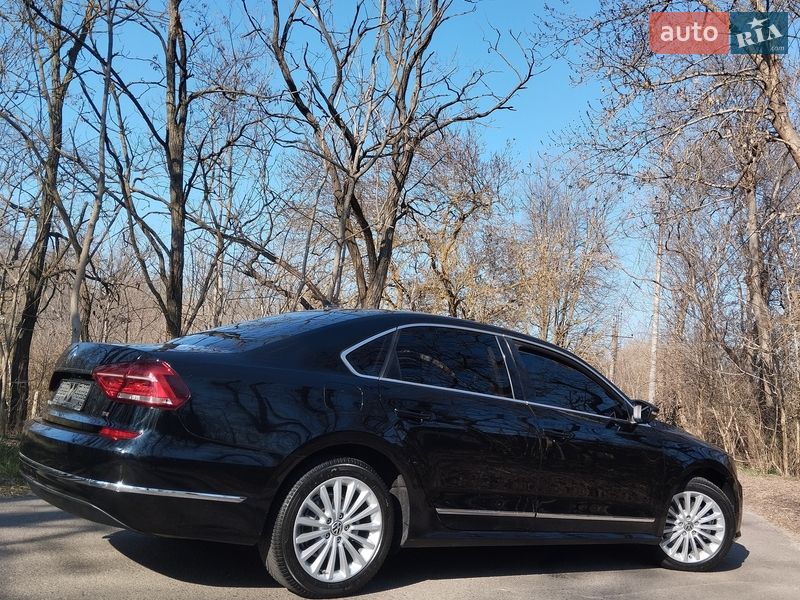 Седан Volkswagen Passat 2015 в Одессе