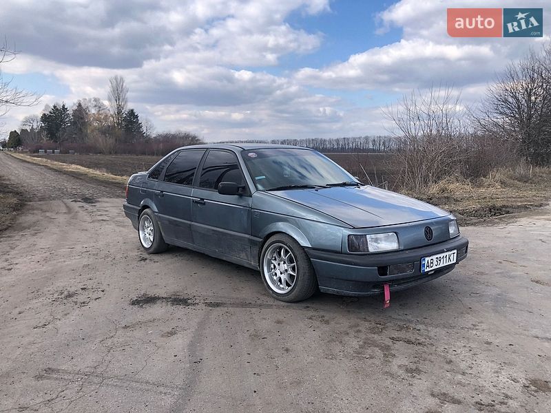 Седан Volkswagen Passat 1988 в Виннице