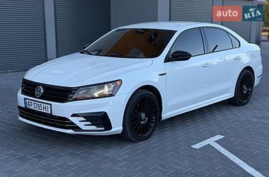 Седан Volkswagen Passat 2017 в Хмельницькому