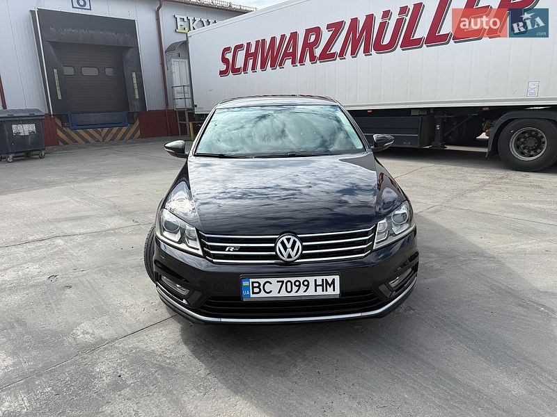 Седан Volkswagen Passat 2013 в Львове