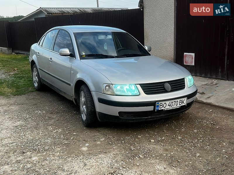 Седан Volkswagen Passat 2000 в Борщеве