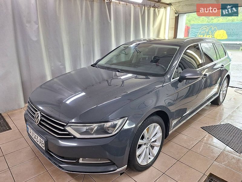 Универсал Volkswagen Passat 2016 в Киеве