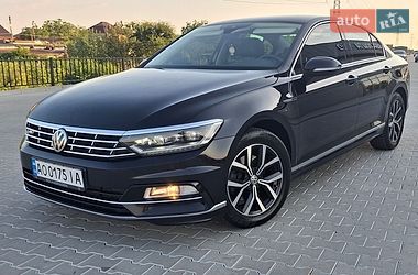 Седан Volkswagen Passat 2018 в Мукачевому