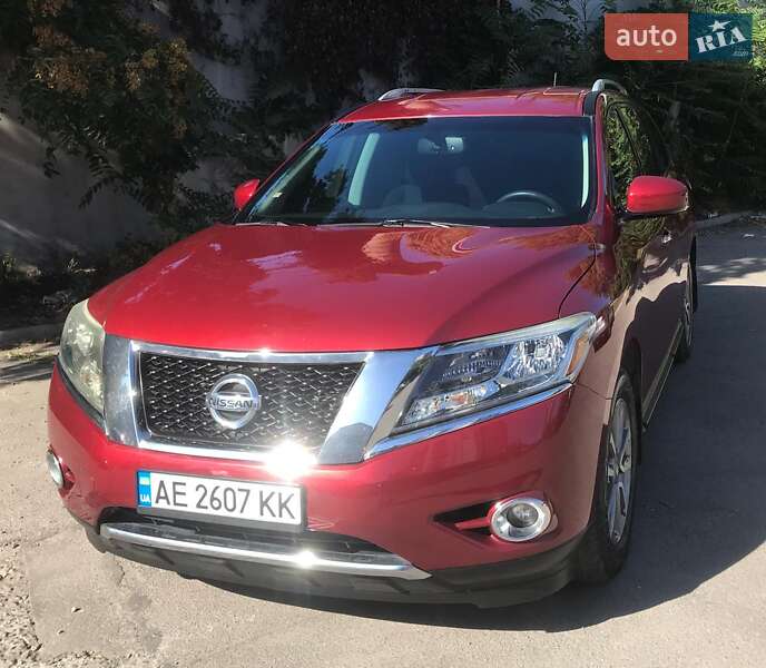 Внедорожник / Кроссовер Nissan Pathfinder 2015 в Днепре