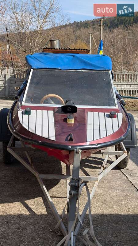 Катер Fairline Phantom 1986 в Залещиках