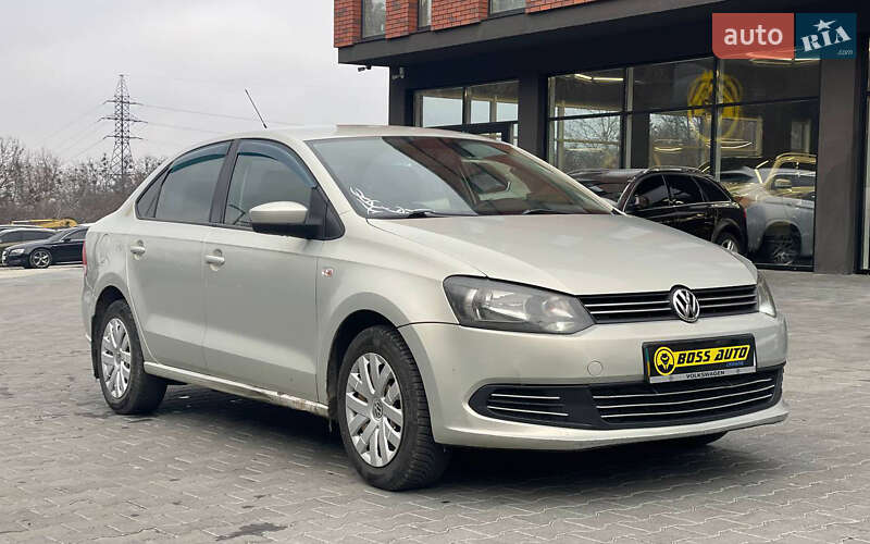 Седан Volkswagen Polo 2011 в Черновцах