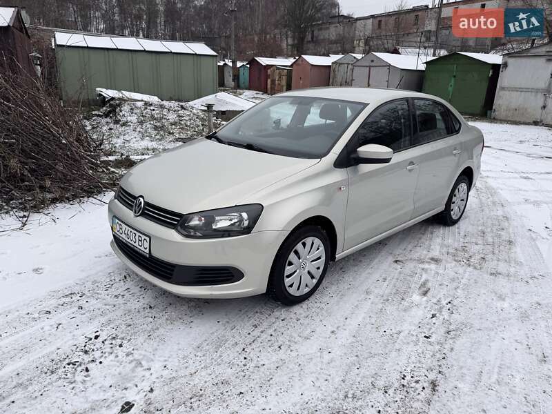 Седан Volkswagen Polo 2013 в Чернигове Седан Volkswagen Polo 2013 в Чернигове