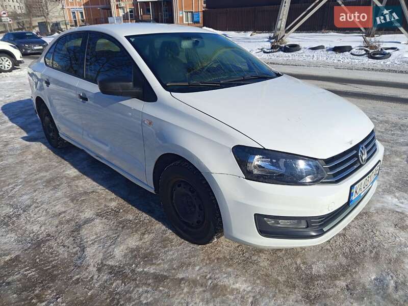 Седан Volkswagen Polo 2016 в Киеве