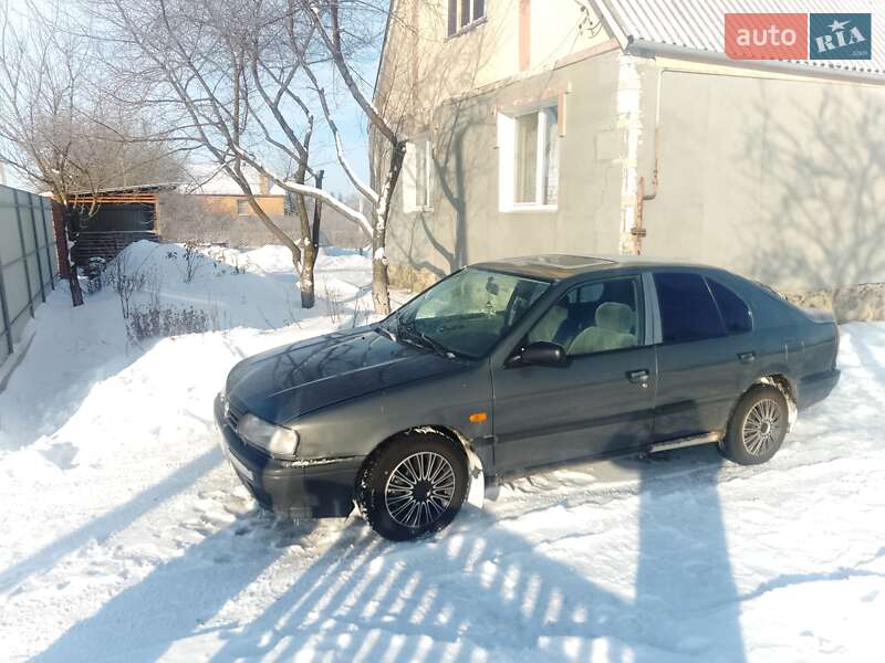 Хэтчбек Nissan Primera 1993 в Бердичеве