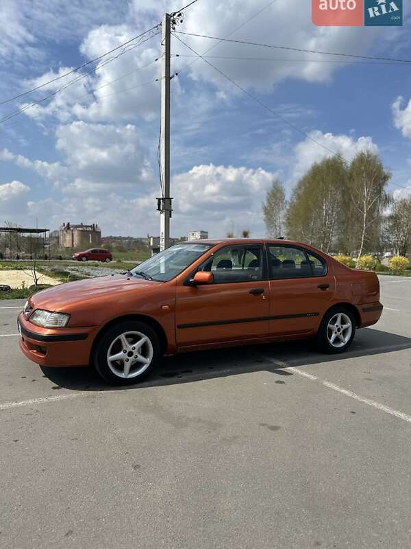 Седан Nissan Primera 1998 в Здолбунове