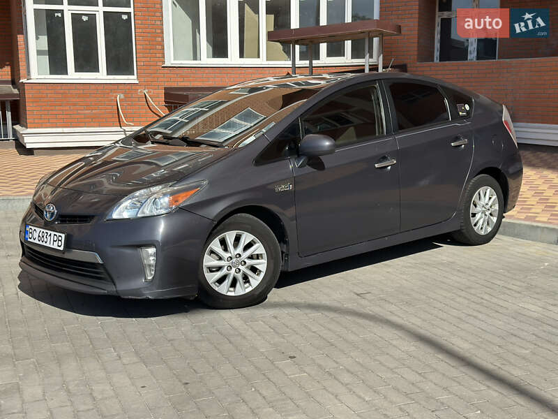 Хэтчбек Toyota Prius 2013 в Одессе Хэтчбек Toyota Prius 2013 в Одессе