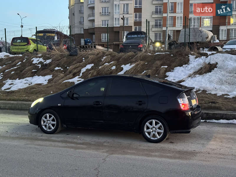 Хэтчбек Toyota Prius 2005 в Львове