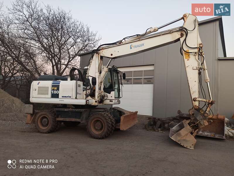 Колесный экскаватор Komatsu PW 2013 в Хусте Колесный экскаватор Komatsu PW 2013 в Хусте