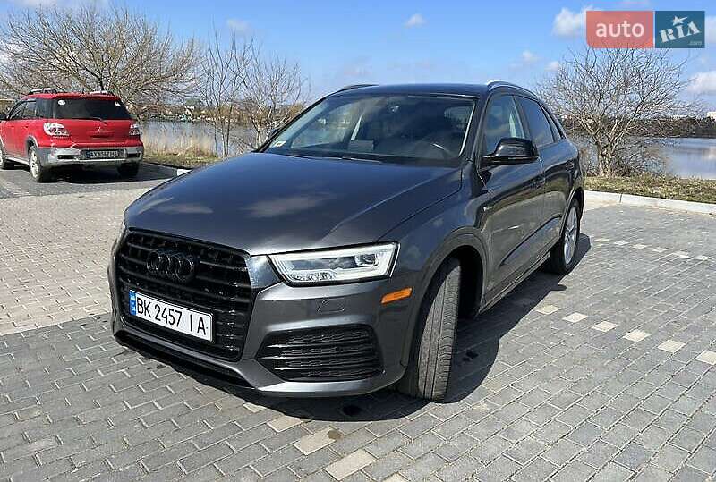 Внедорожник / Кроссовер Audi Q3 2017 в Ровно