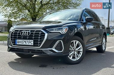 Внедорожник / Кроссовер Audi Q3 2022 в Киеве
