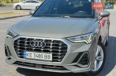 Внедорожник / Кроссовер Audi Q3 2021 в Каменском