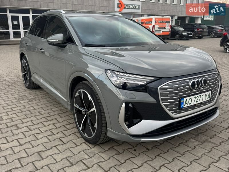 Позашляховик / Кросовер Audi Q4 e-tron 2023 в Хусті