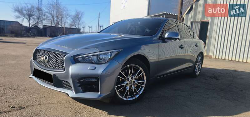 Седан Infiniti Q50 2015 в Дніпрі