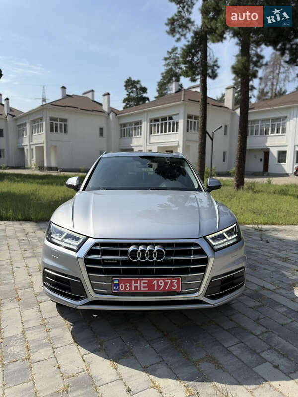 Внедорожник / Кроссовер Audi Q5 2018 в Сумах