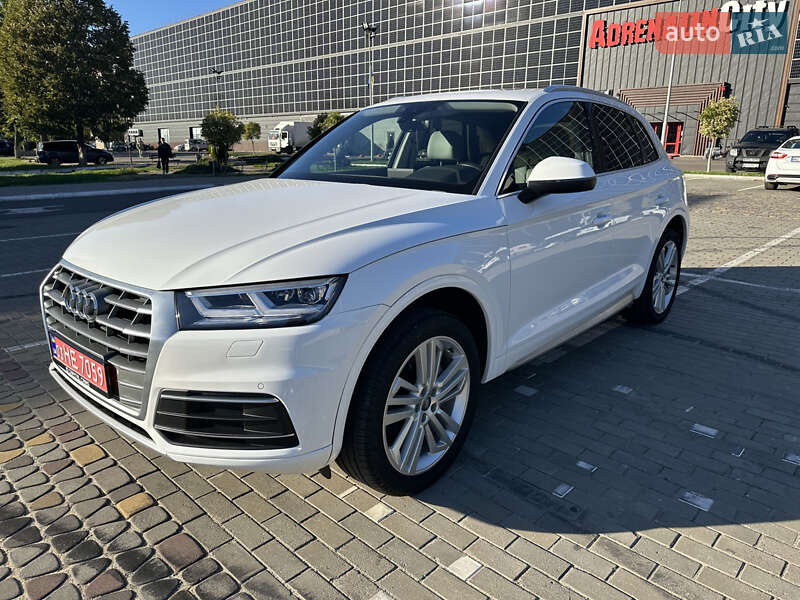 Позашляховик / Кросовер Audi Q5 2018 в Луцьку
