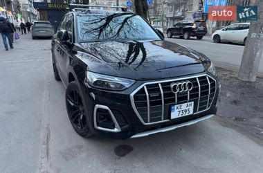 Позашляховик / Кросовер Audi Q5 2021 в Дніпрі