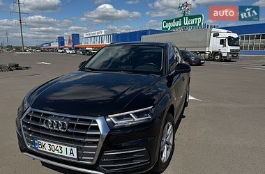 Позашляховик / Кросовер Audi Q5 2018 в Луцьку
