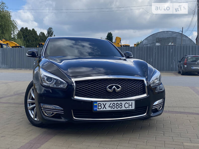 Седан Infiniti Q70 2018 в Хмельницькому Седан Infiniti Q70 2018 в Хмельницькому